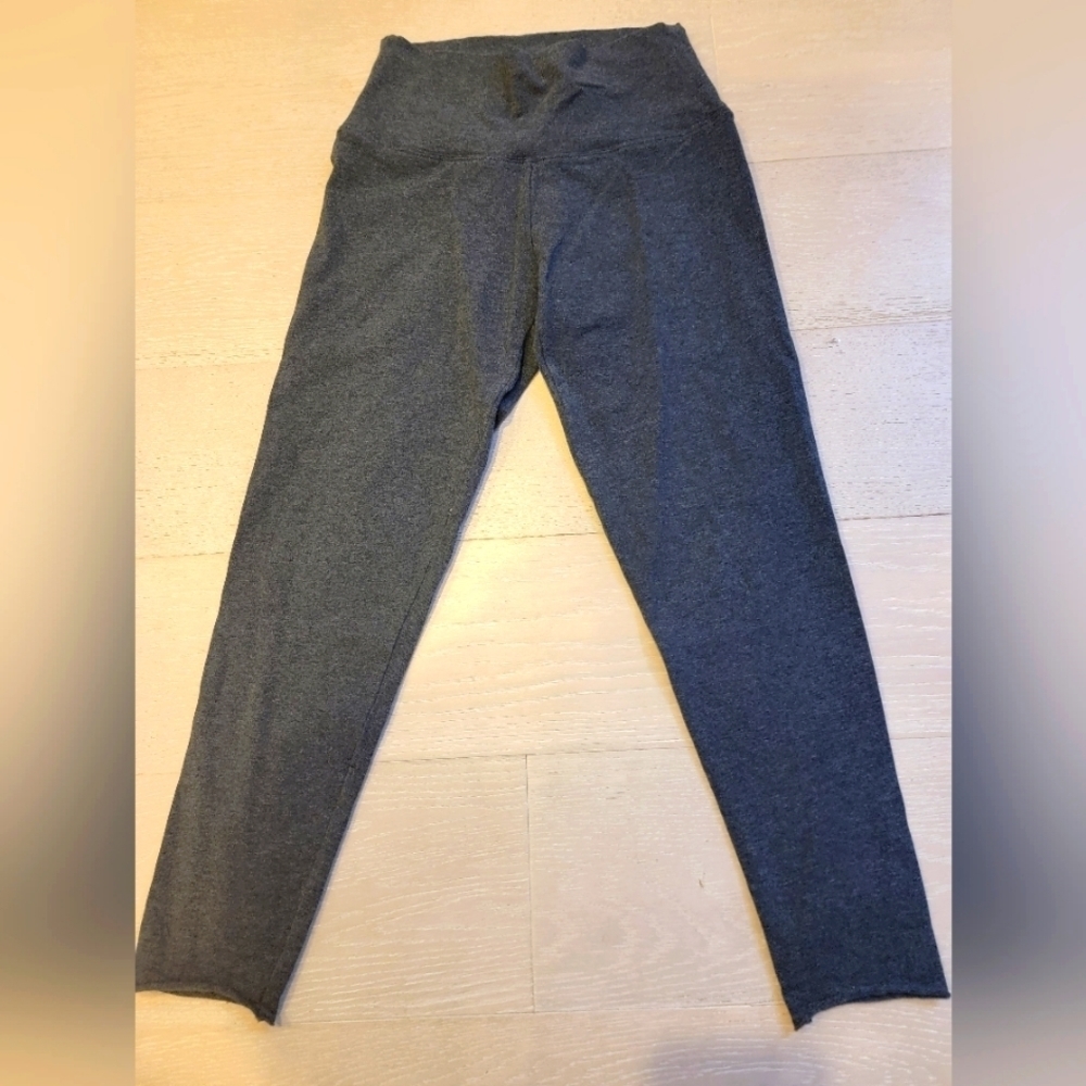 Aritzia TNA leggings
